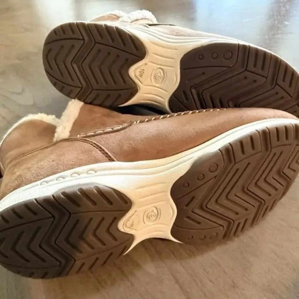Easy Spirit Light Brown Tuva Cozy Booties size 10W. New Without Box
